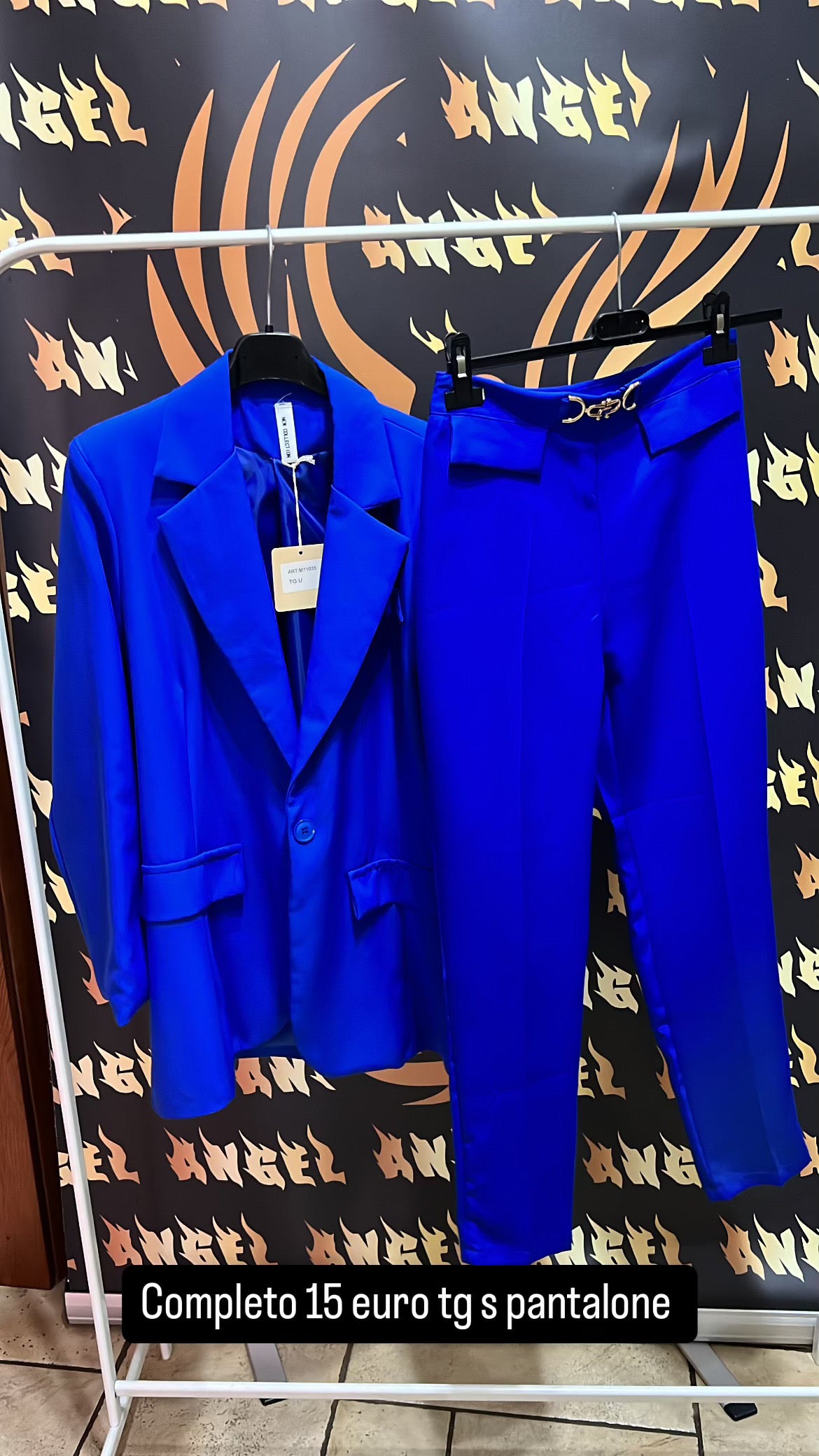Tailleur blu elettrico