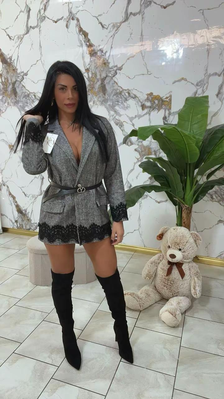 Giacca con cintura e pizzo